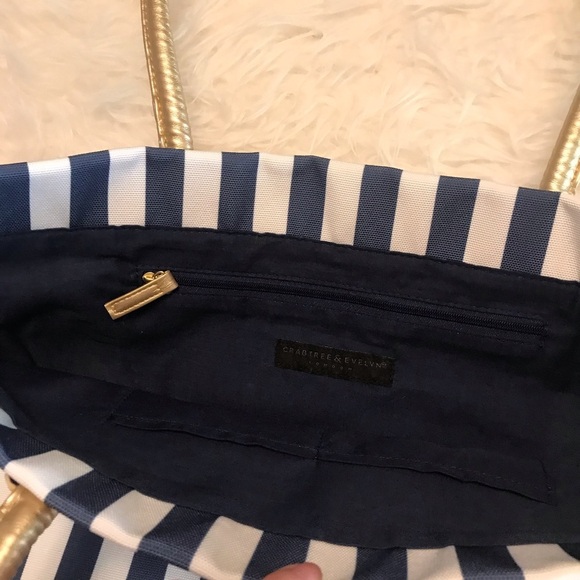 🏖️Host Pick👙 Blue and white stripe tote - Picture 4 of 6